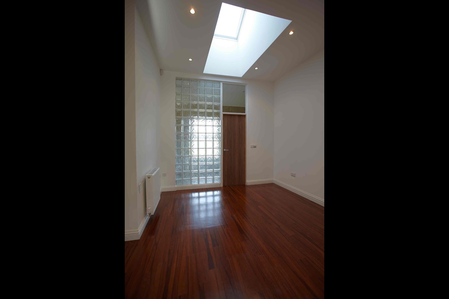 1 Bed Flat, Artisan View, S8, N1 7GU photo 3