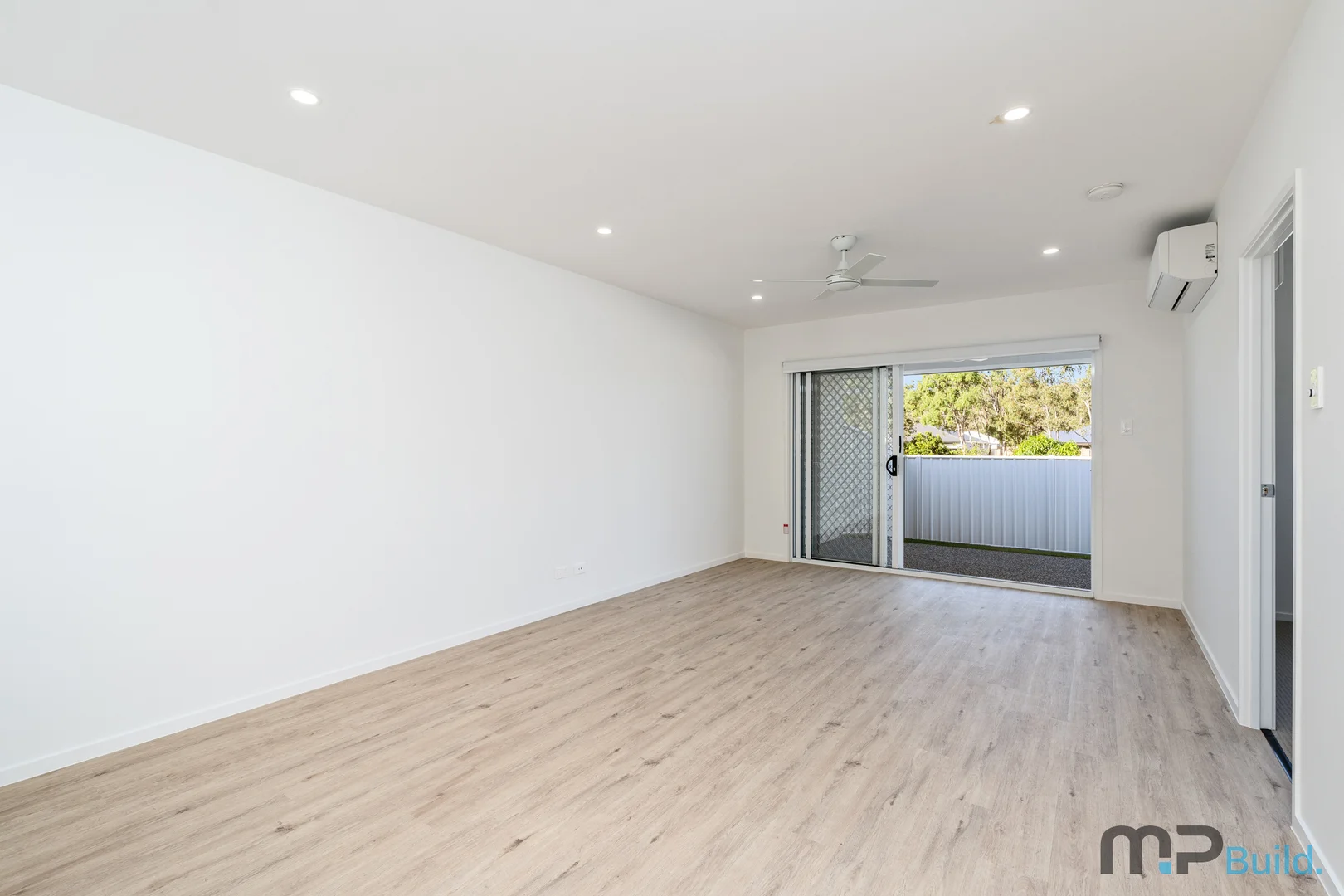 Additional image 4 of 2/122b Bideford Street, Torquay QLD 4655
