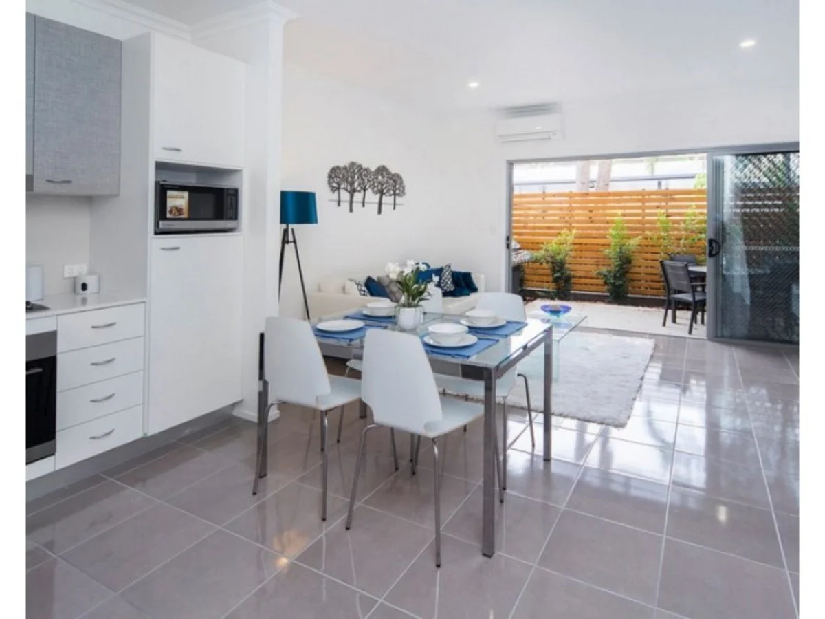 Additional image 3 of 1/460 Pine Ridge Road, Coombabah QLD 4216