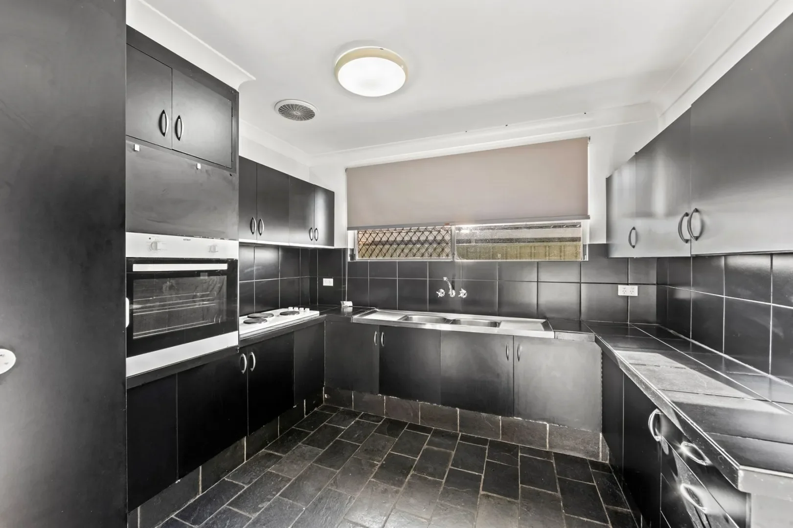 61 Warrener St, Nerang QLD 4211 photo 3
