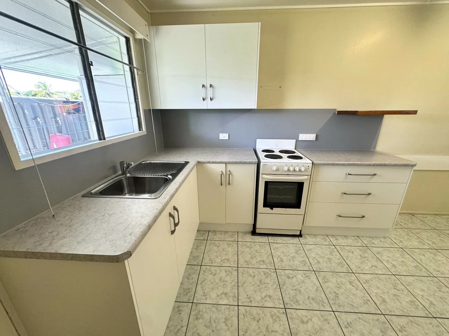 Additional image 7 of 2/10A Don Street, Bowen QLD 4805