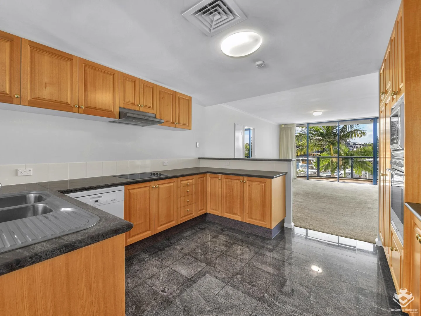Additional image 3 of ID:21170938/8 Goodwin Street, Kangaroo Point QLD 4169