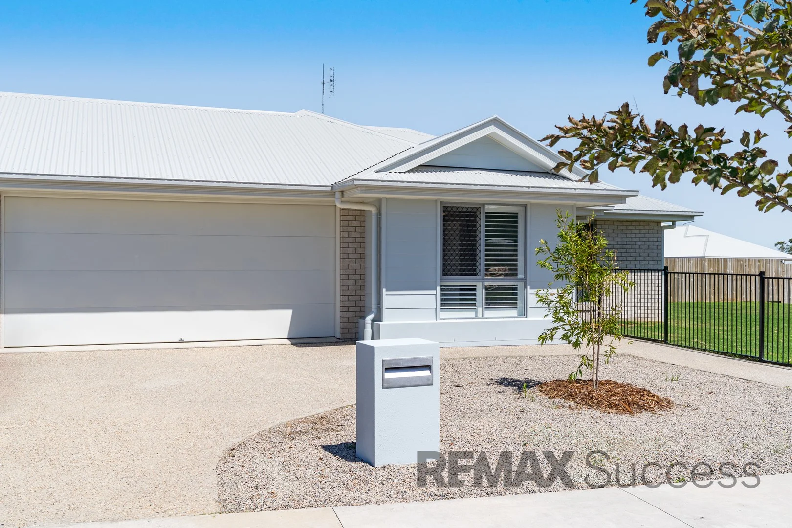 2/4 Oriole CRT, Glenvale QLD 4350