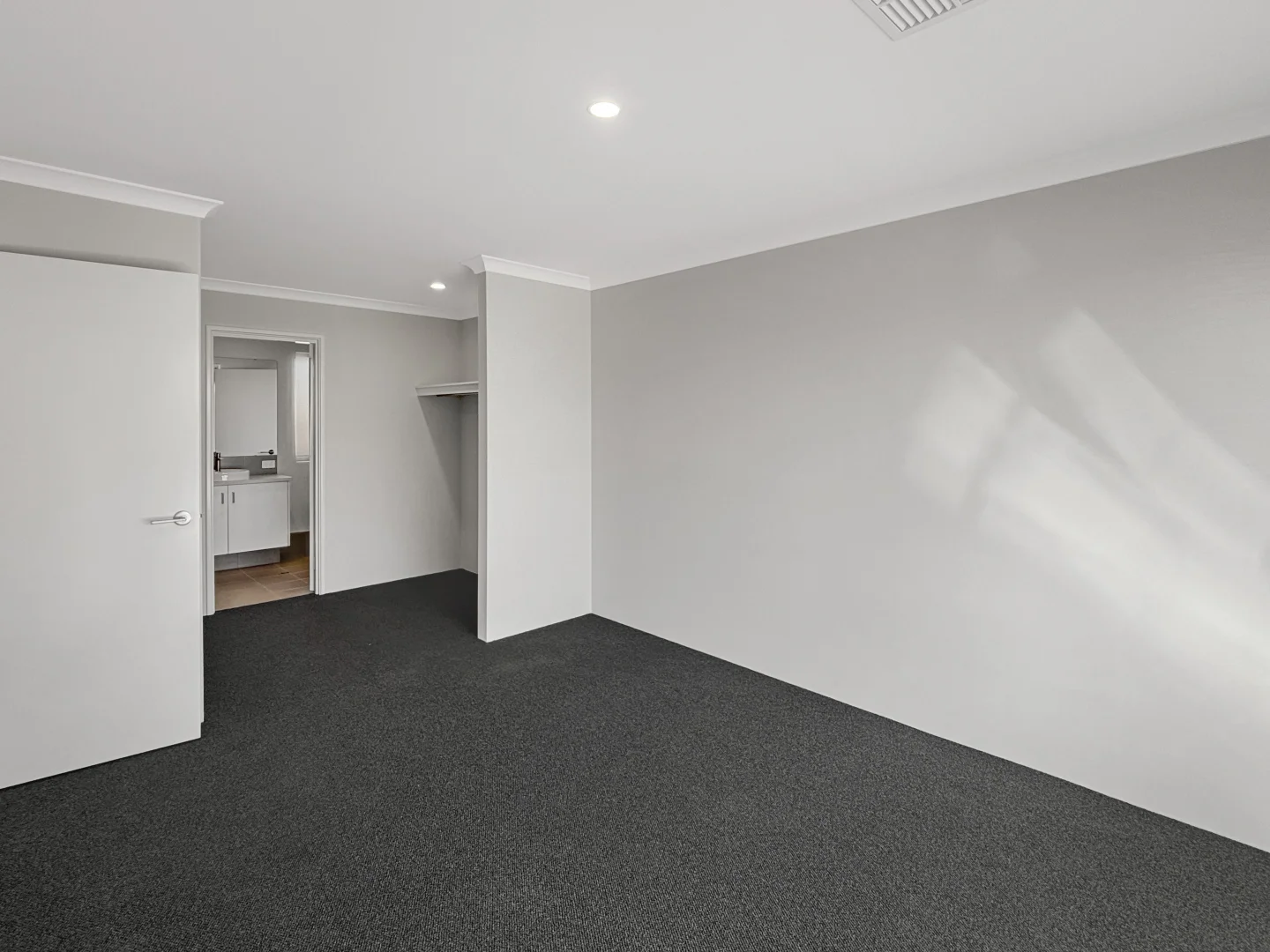 29 Bridgewater App, Yanchep WA 6035 photo 4