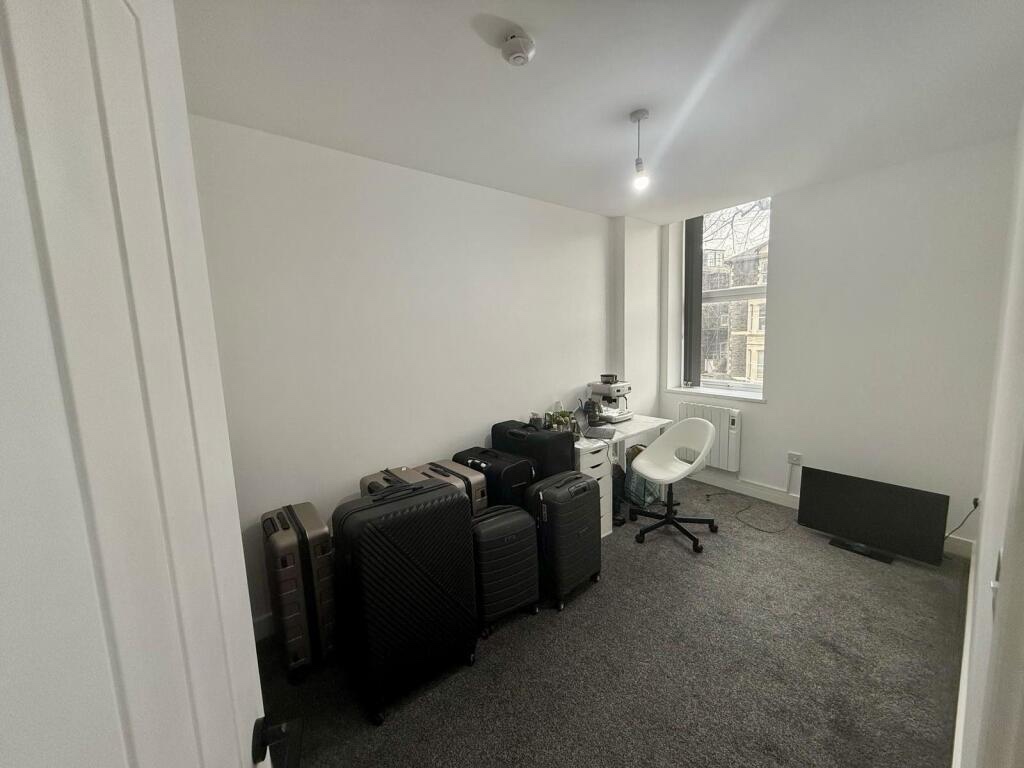 2 Bed Flat, Richmond Road, CF24, N1 7GU photo 4