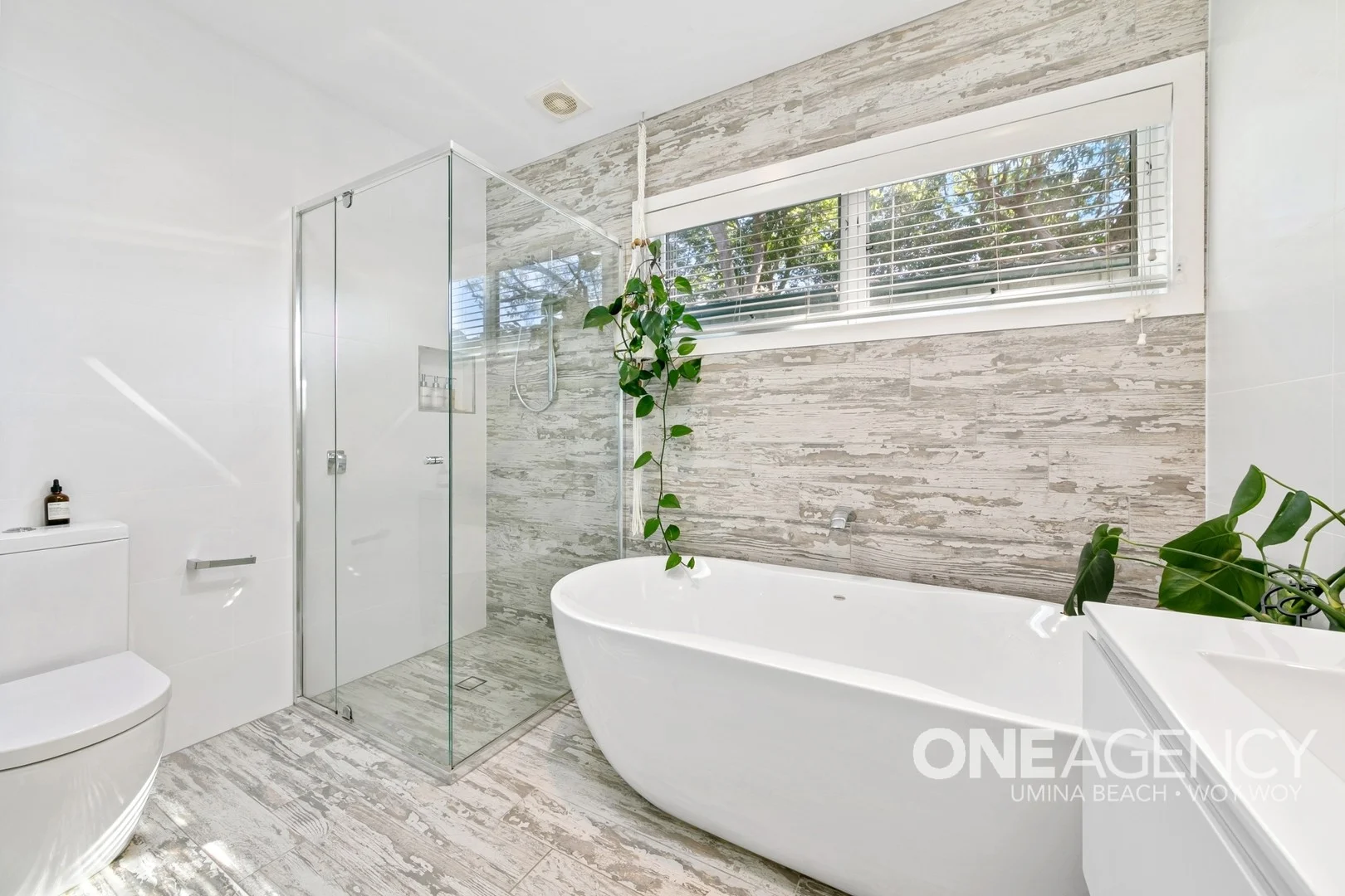 8a Edgecliff Road, Umina Beach NSW 2257