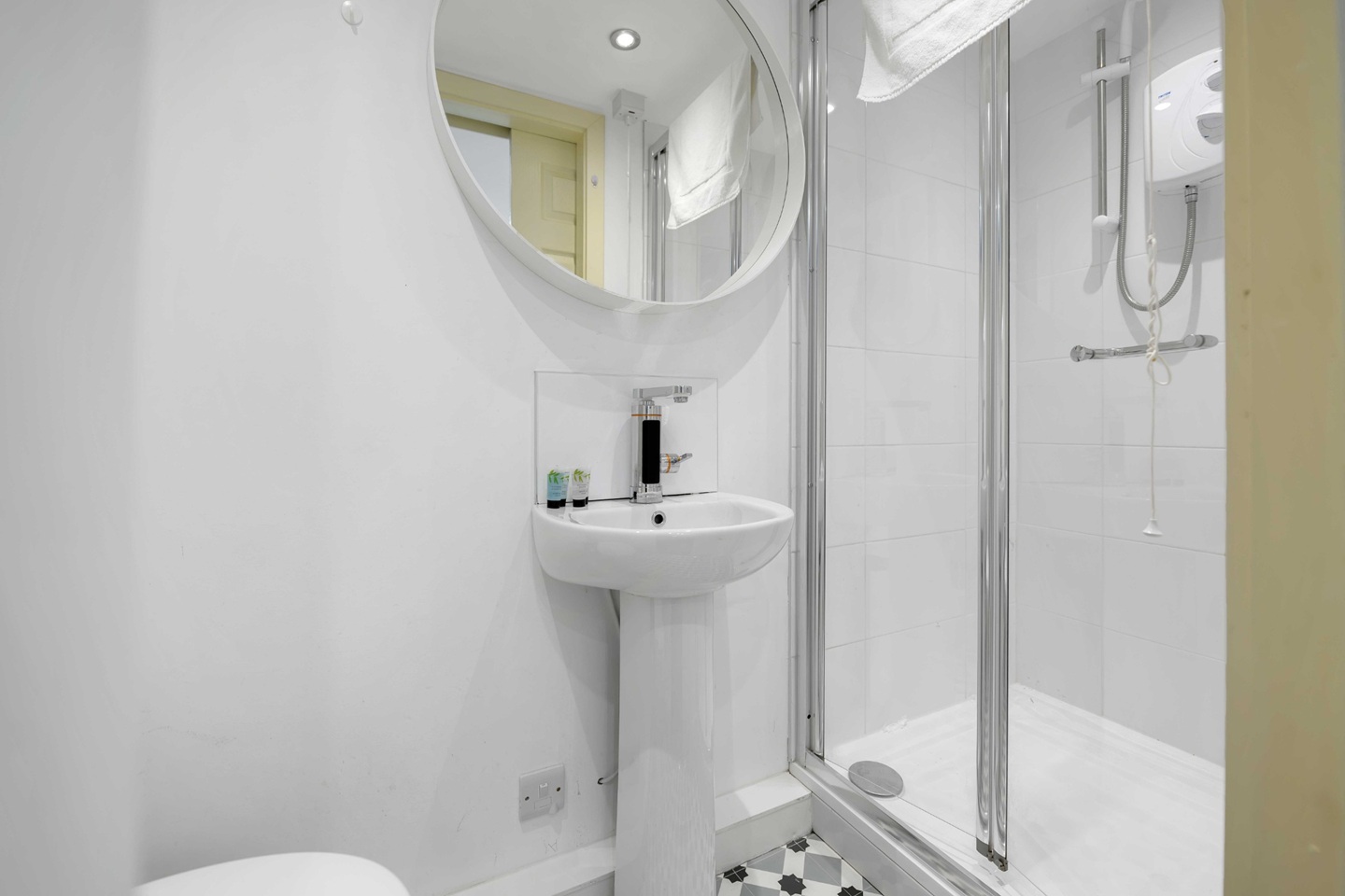 2 Bed Flat, Ecclesall Road, S11, N1 7GU photo 4
