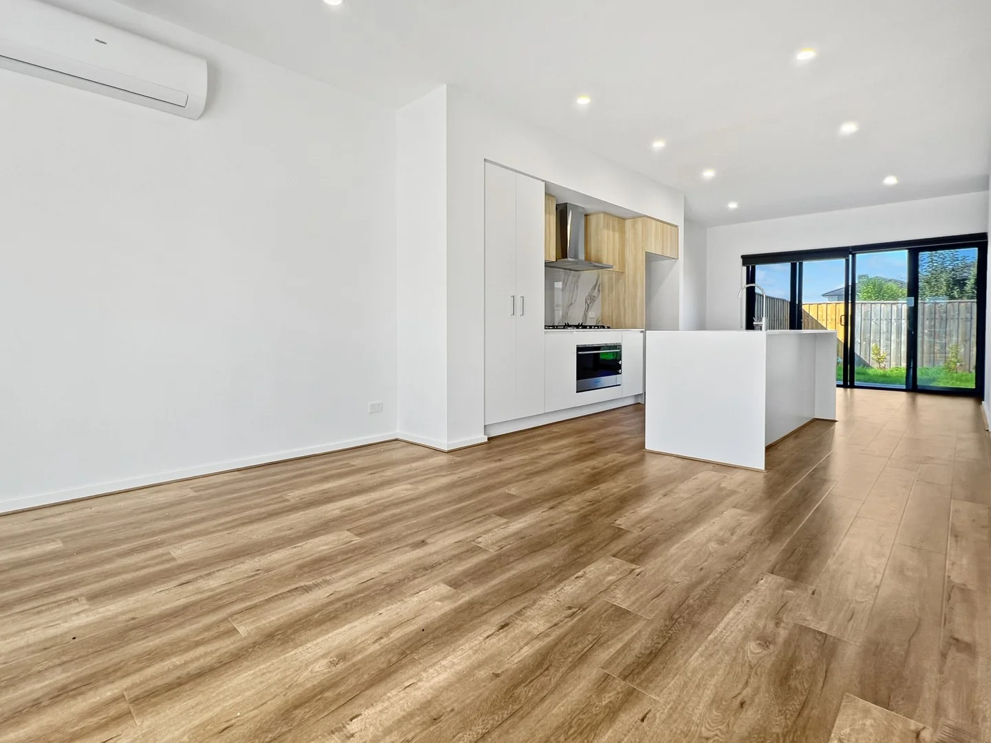 3/33 Nash Blvd, Rockbank VIC 3335