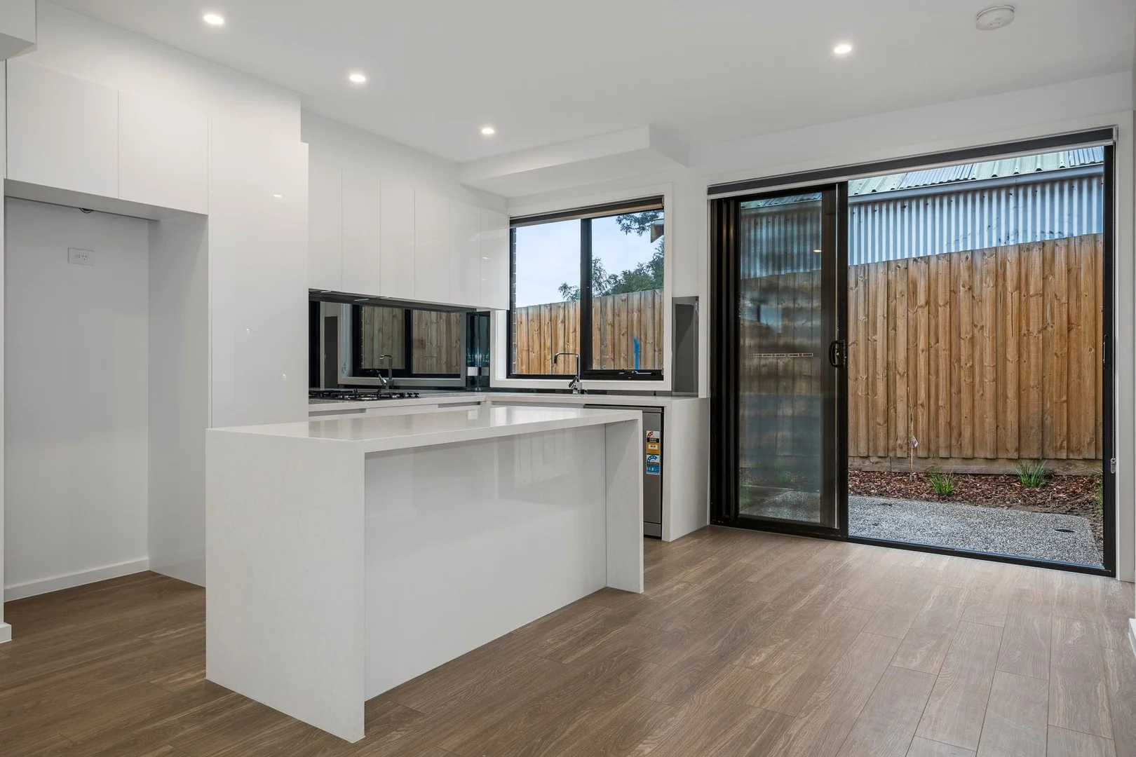 3/33 Summerhill Road, Reservoir VIC 3073 photo 3