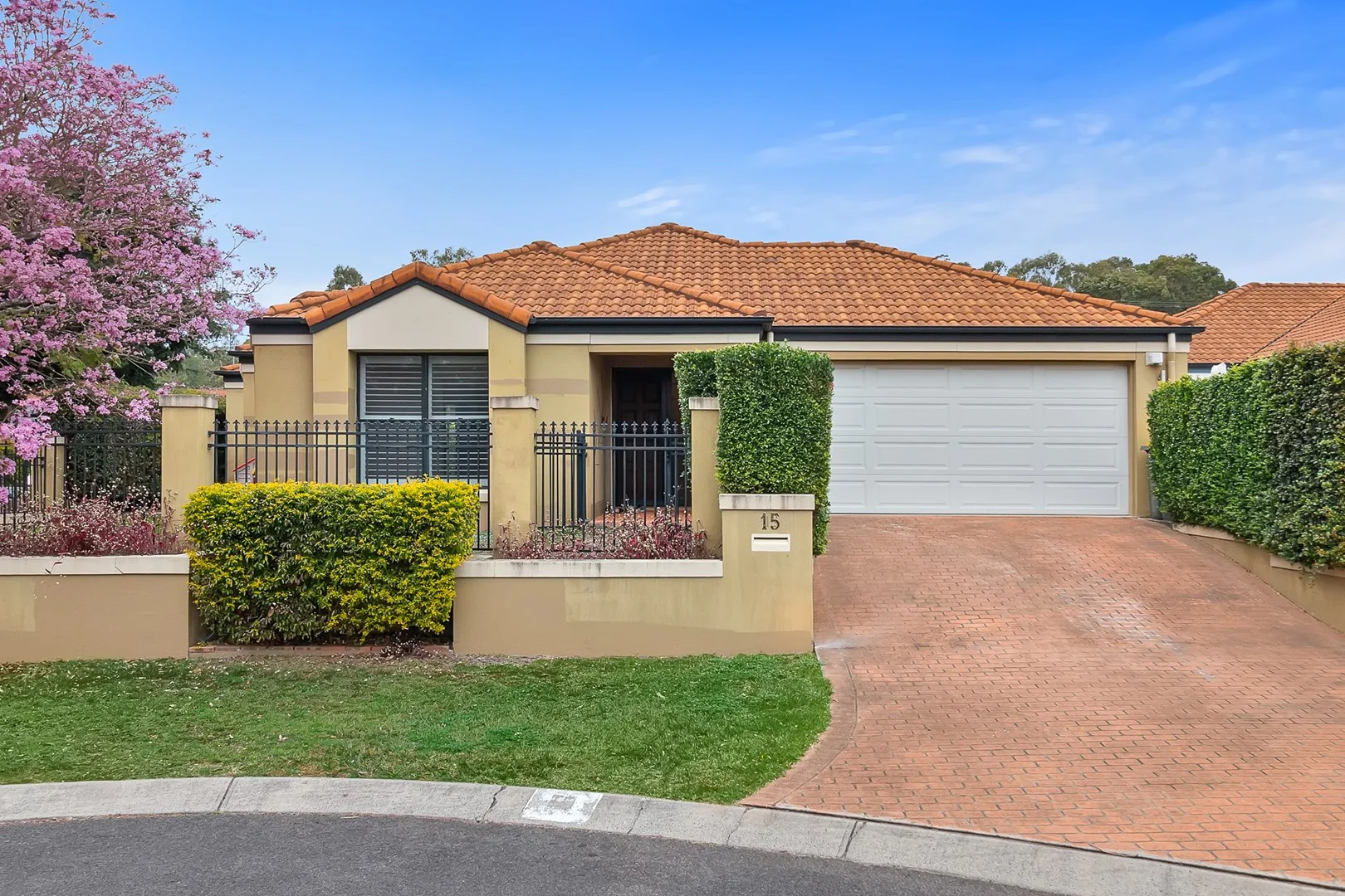 15 Sirocco Place, Carindale QLD 4152