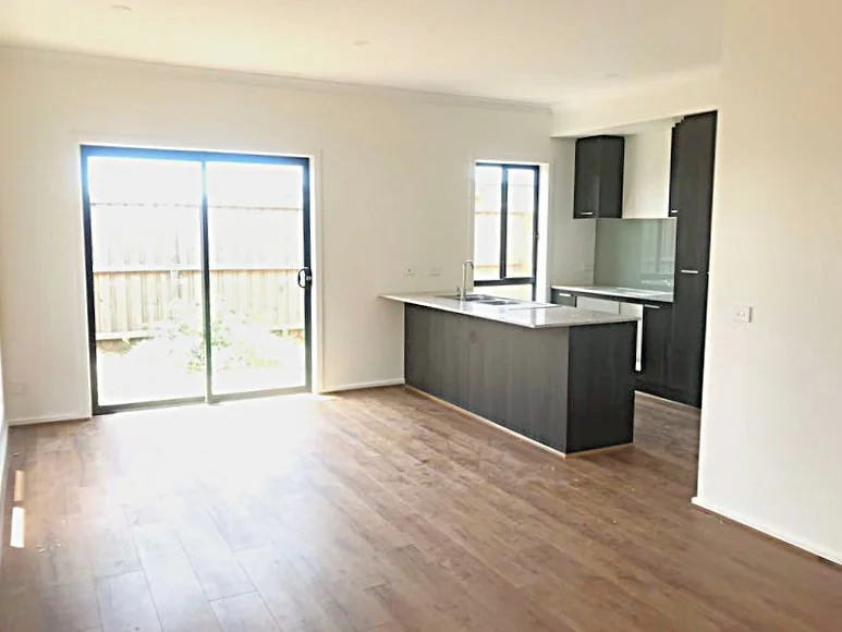 Additional image 2 of 111 Palmdale Crescent, Mambourin VIC 3024