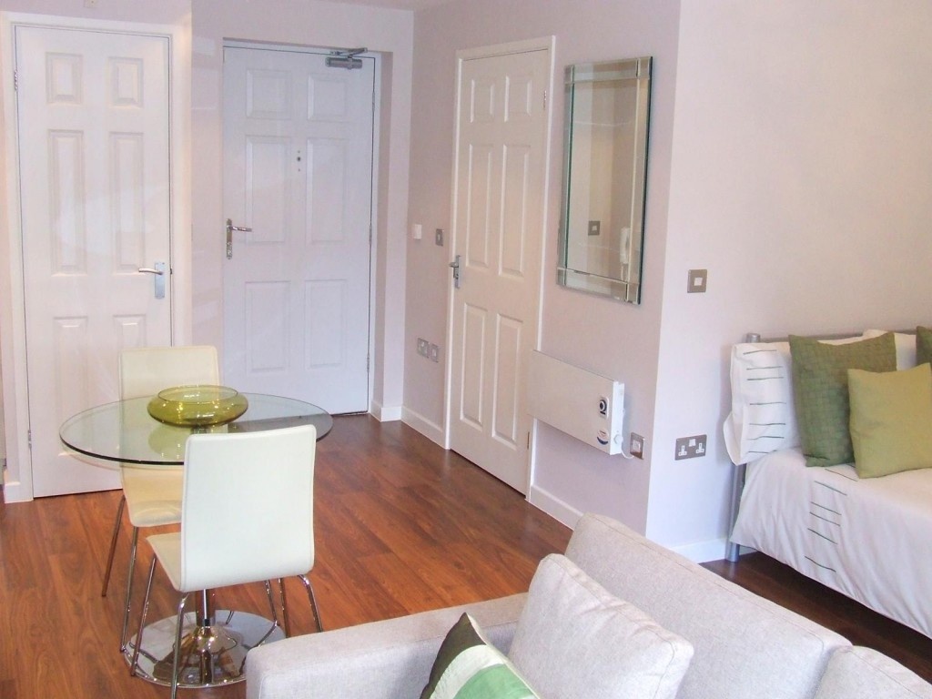 Additional image 3 of Studio Flat, Staveley Road, S8, N1 7GU