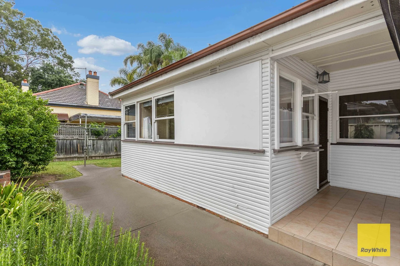 2/75 Ballandella Road, Toongabbie NSW 2146