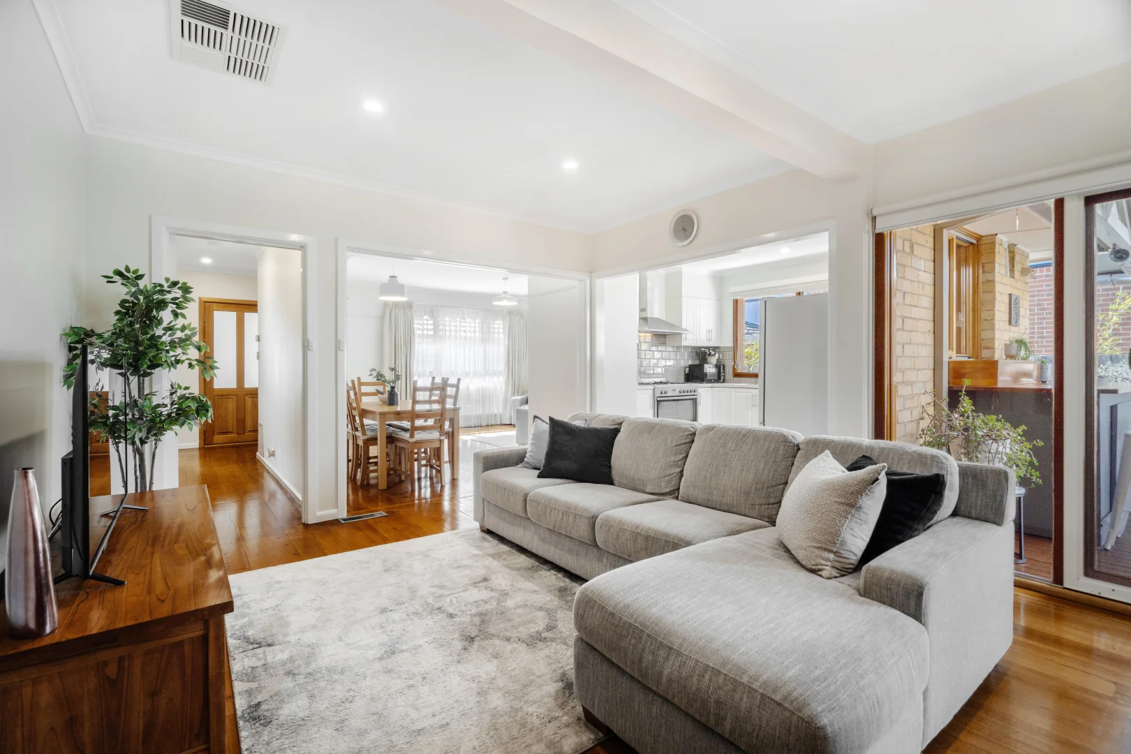 Additional image 5 of 21 Hampshire Road, Forest Hill VIC 3131