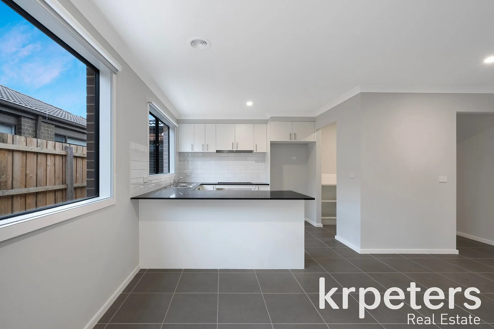 30 Trefella Rise, Drouin VIC 3818 photo 3