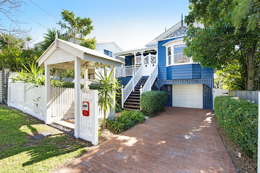 24 Akala Street, Camp Hill QLD 4152