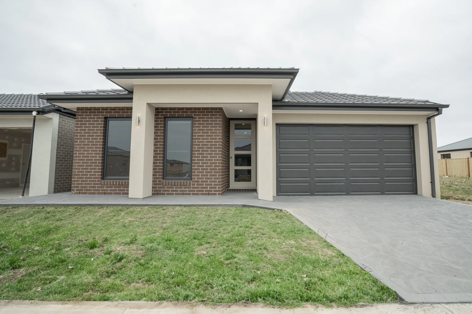8 Cadenza Street, Clyde VIC 3978