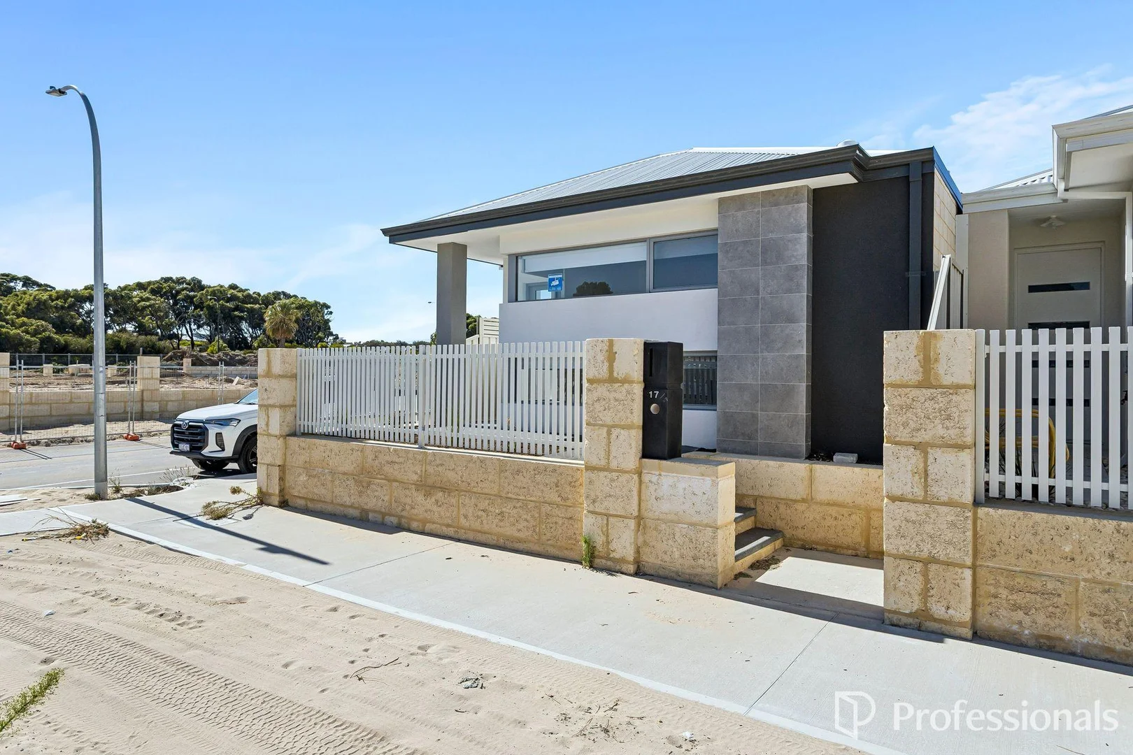 17 Stroll Lane, Yanchep WA 6035 photo 2