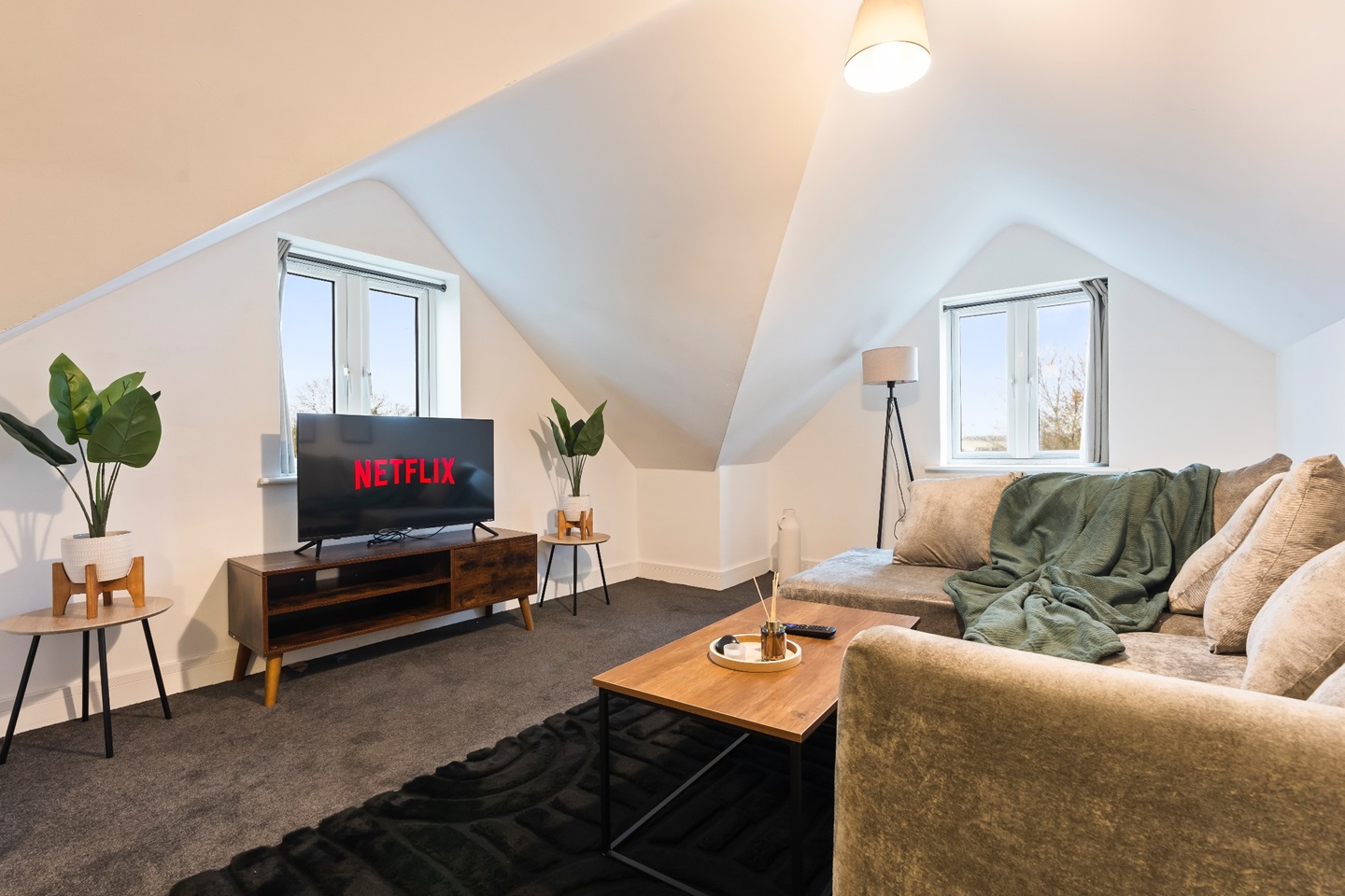2 Bed Flat, Cricket Road, OX4, N1 7GU