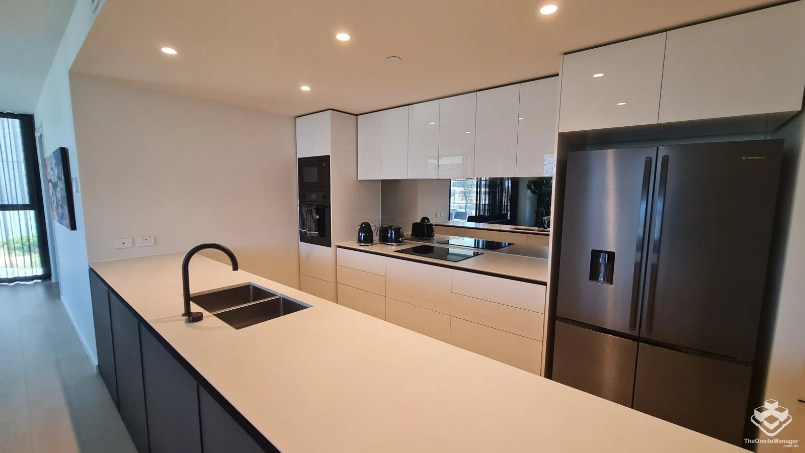 Additional image 5 of ID:21149054/1328 Gold Coast Highway, Palm Beach QLD 4221