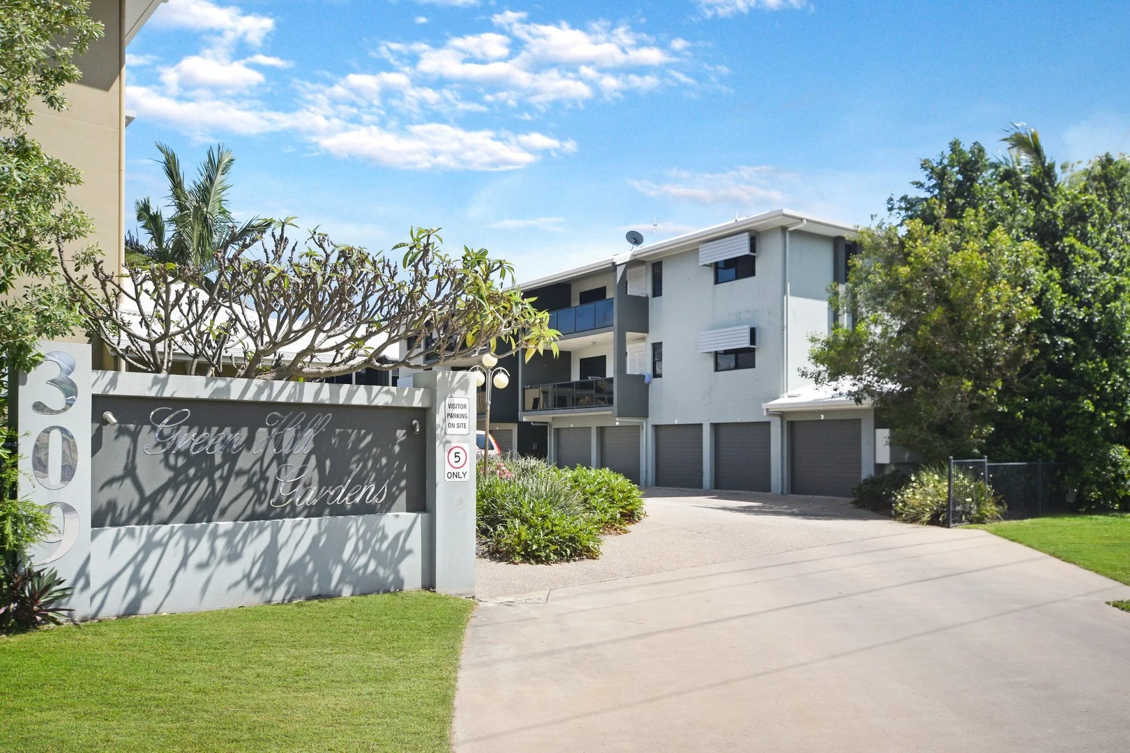 Unit/309 Angus Smith Drive, Douglas QLD 4814
