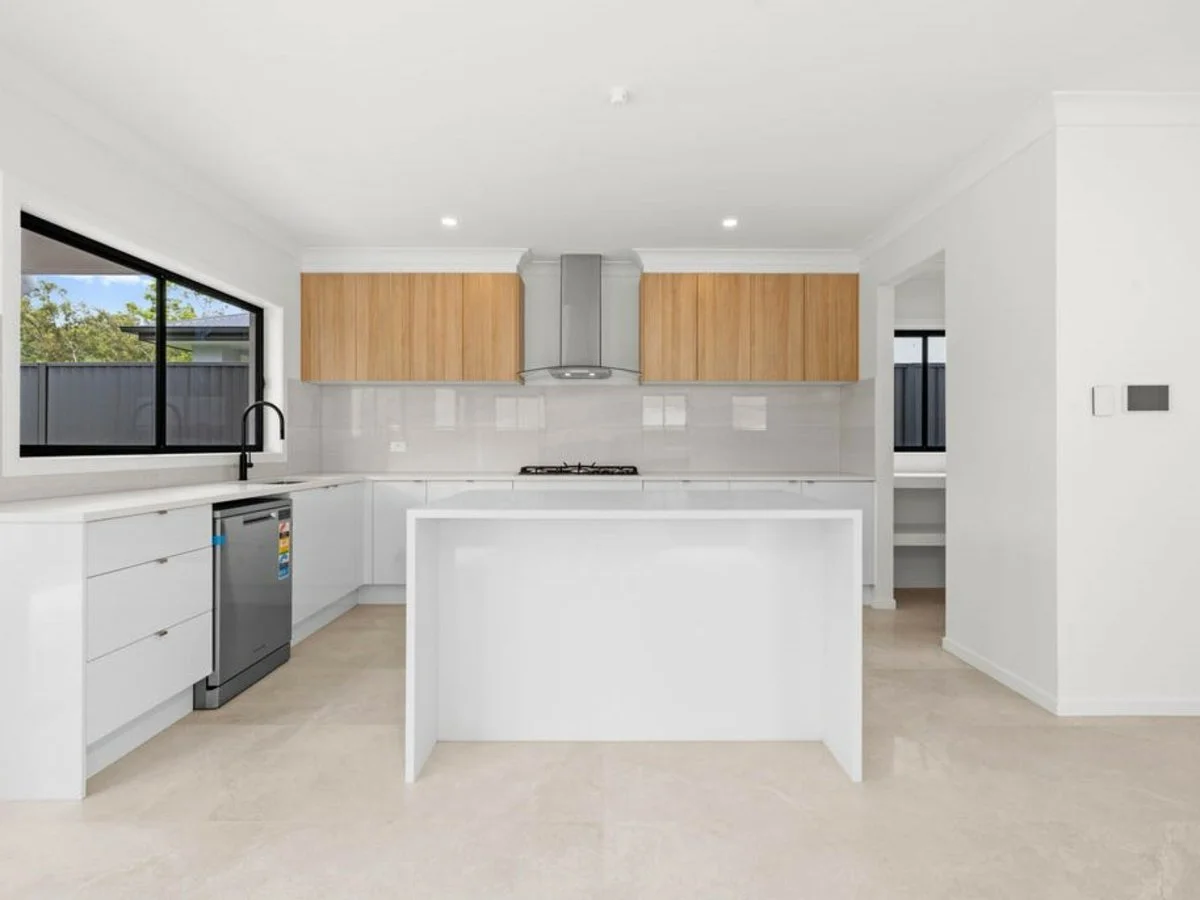 19 Standley Place, Spring Mountain QLD 4300 photo 4