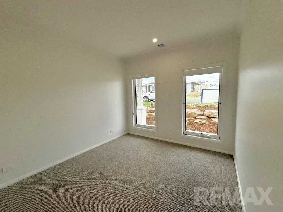 Additional image 2 of 2/17 Tooleybuc Street, Gobbagombalin NSW 2650