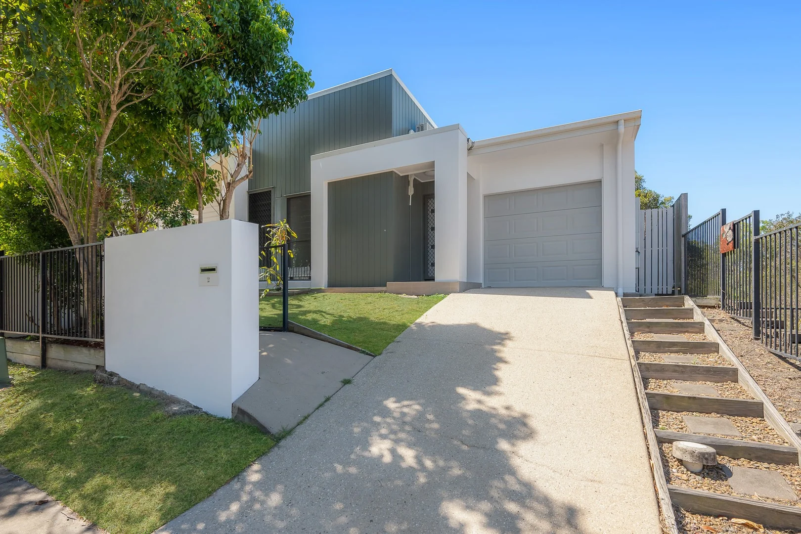 2 Valhalla Street, Clinton QLD 4680