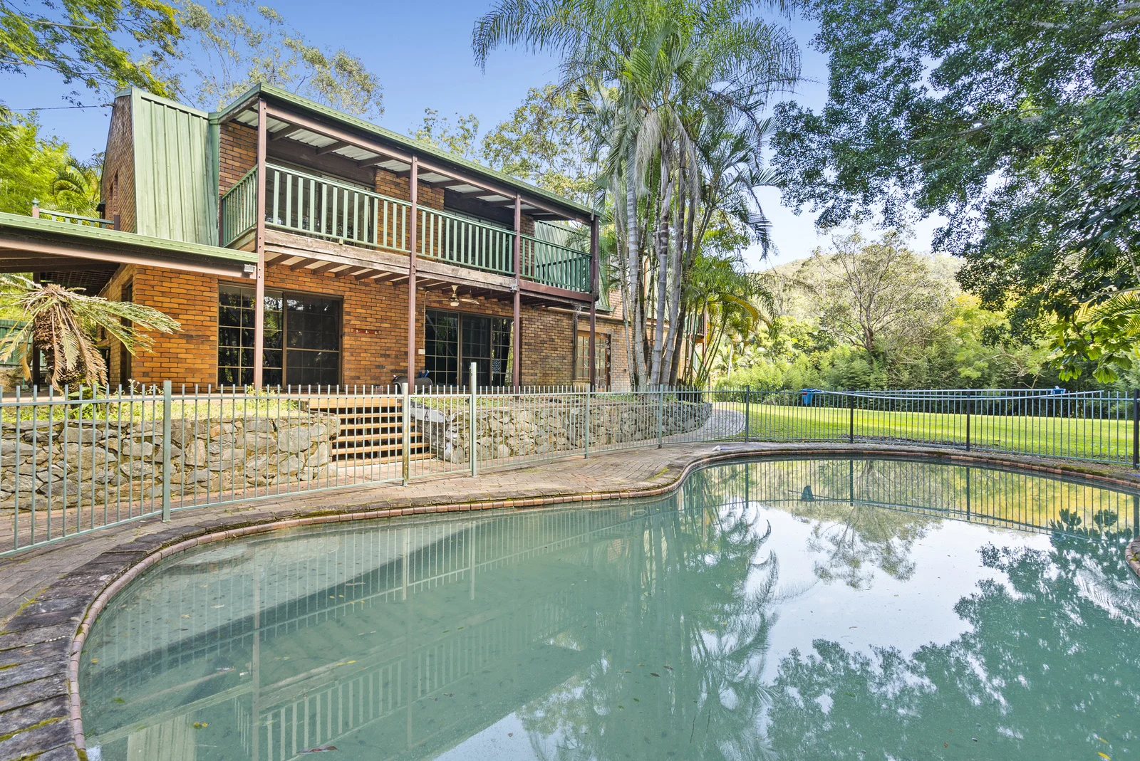 89 Bonogin Road, Bonogin QLD 4213