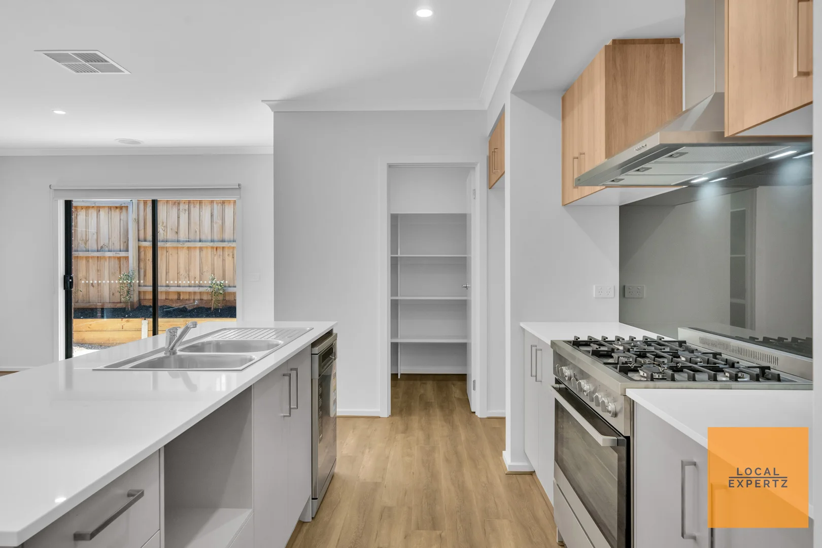 Additional image 3 of 5 Hem Parkway, Fraser Rise VIC 3336