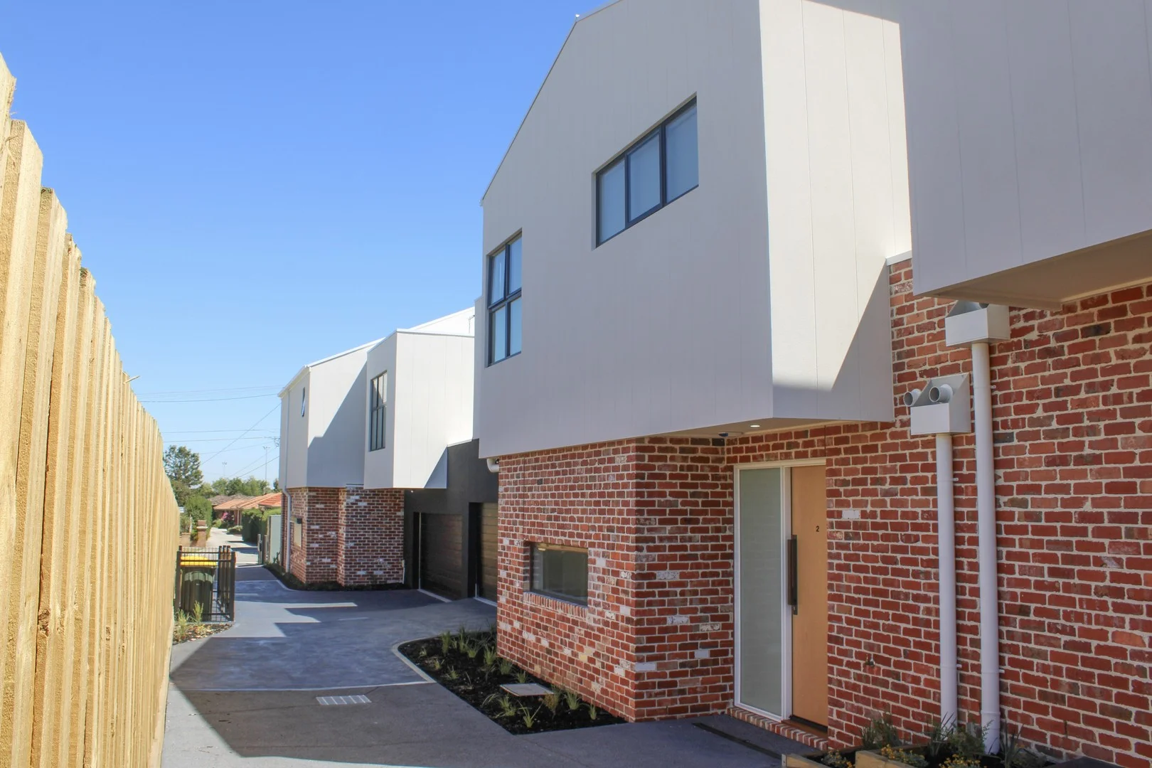 2/80 Pine Street, Reservoir VIC 3073