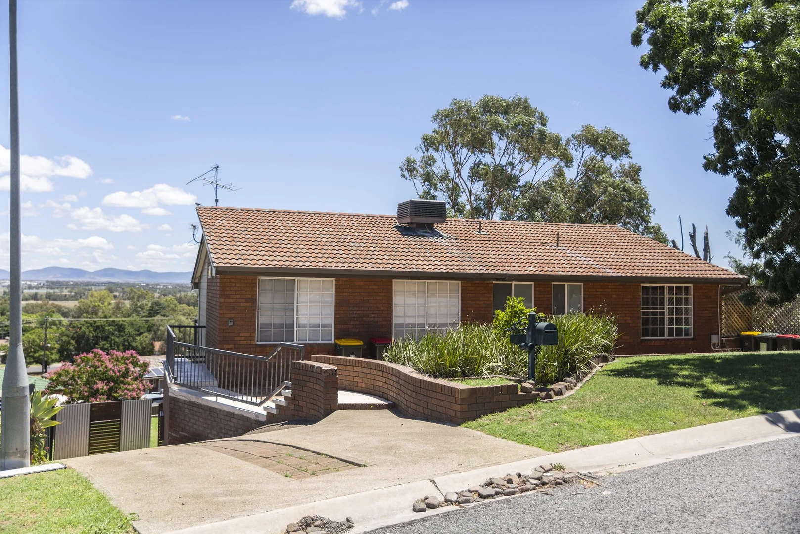 25 Woodbry Crescent, Oxley Vale NSW 2340
