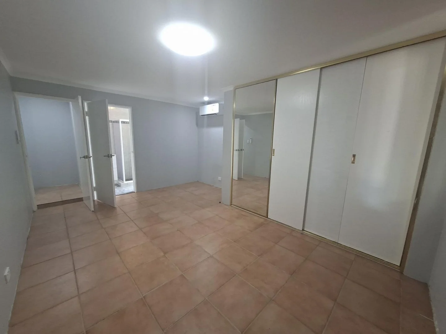 Additional image 8 of 59 Sicklemore Rd, Parmelia WA 6167