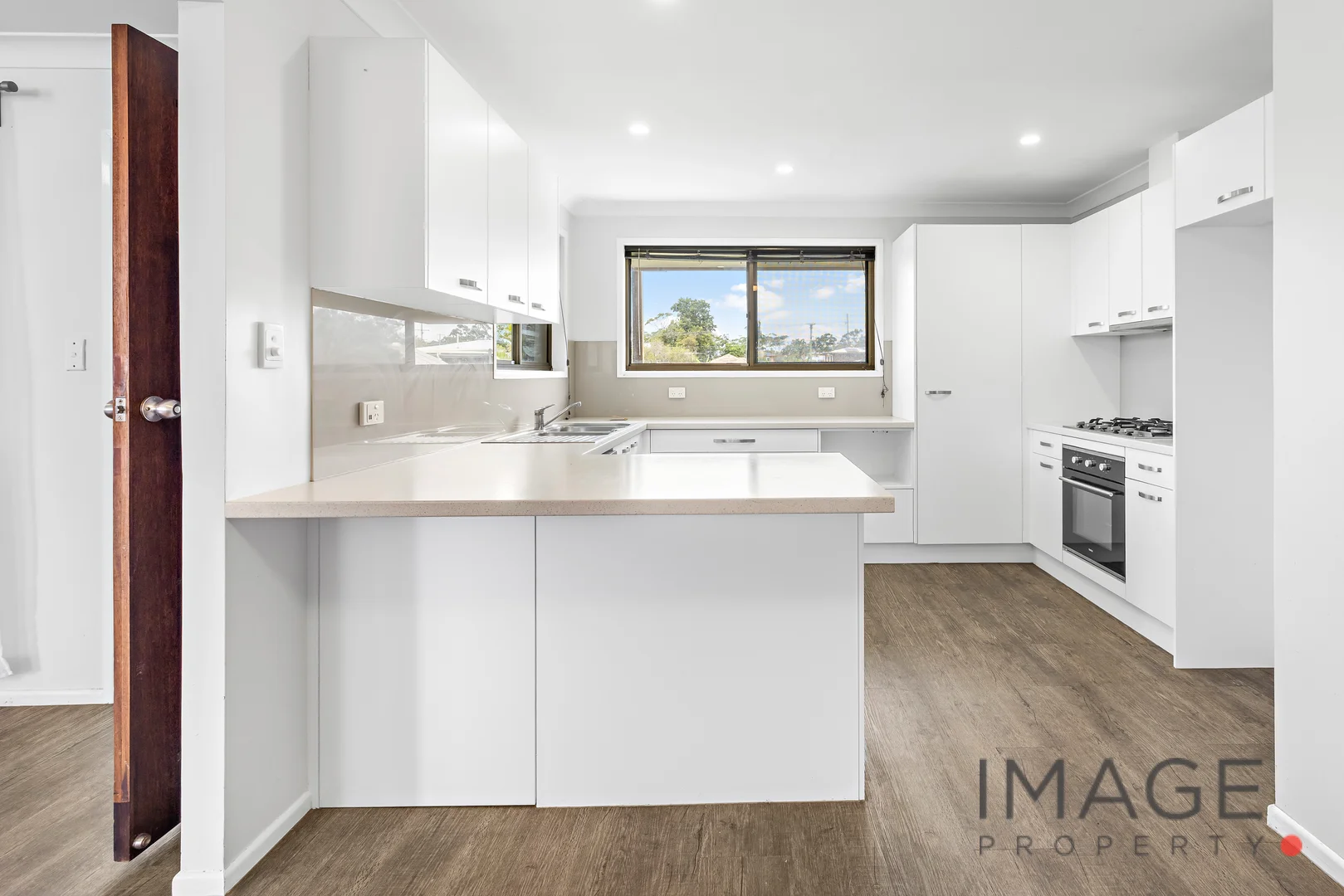 Additional image 5 of 8 Sportsground St, Redcliffe QLD 4020