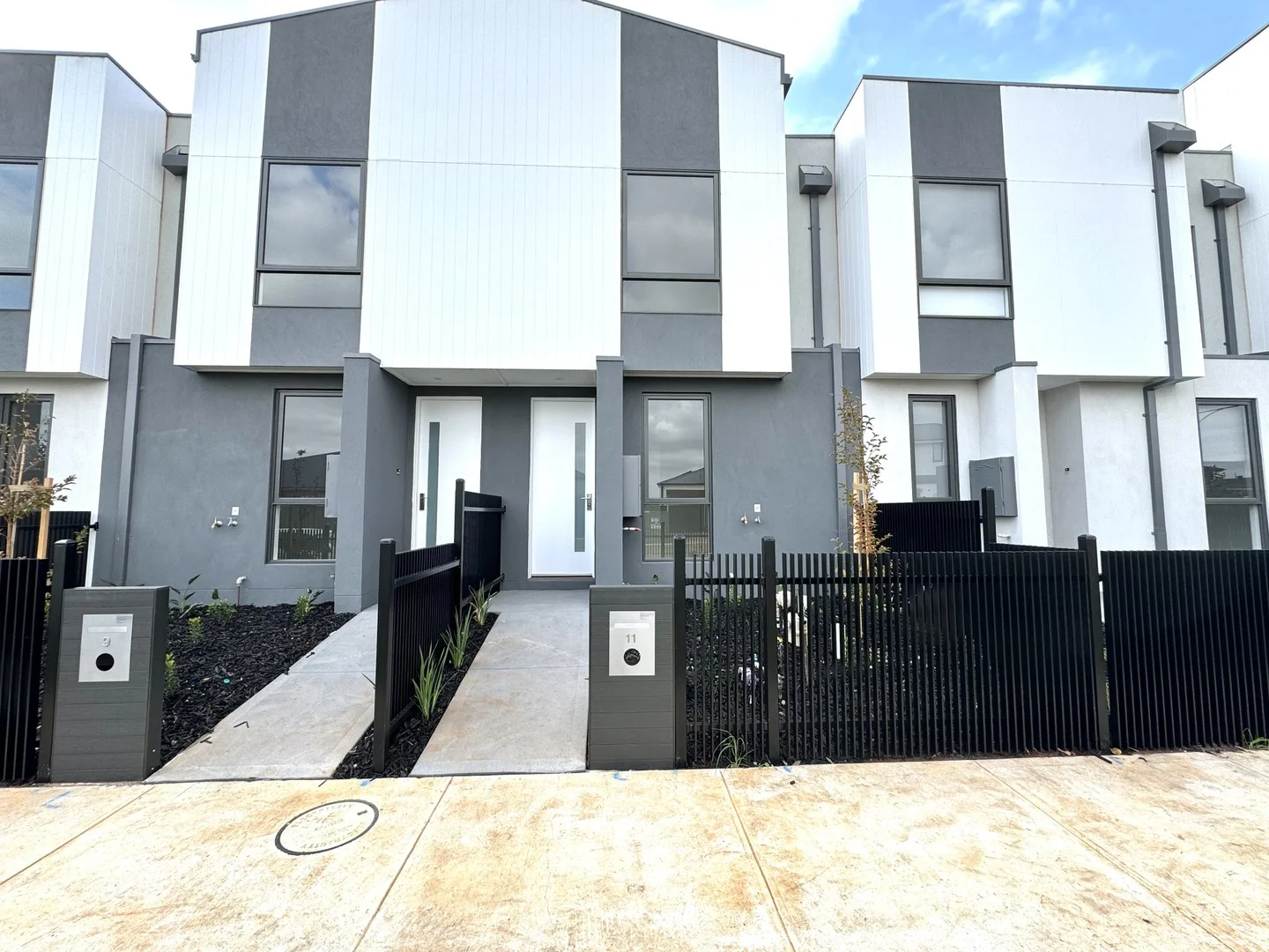 11 Glenrothes St, Strathtulloh VIC 3338