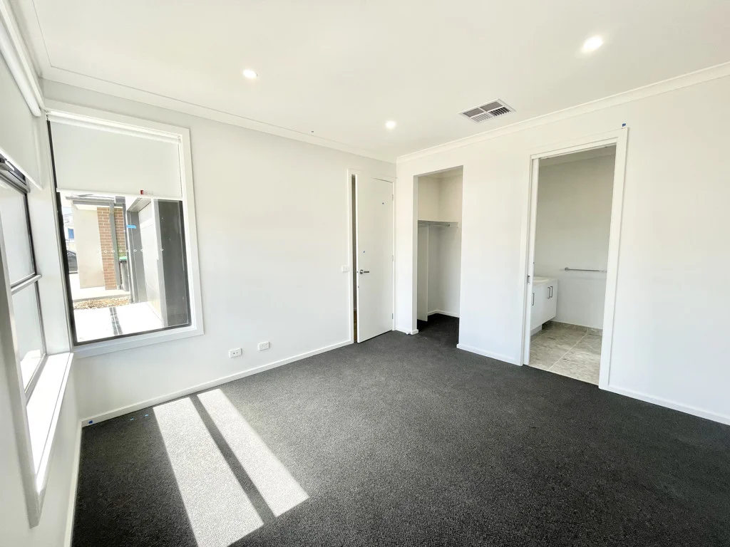 Additional image 4 of 11 Starthistle Approach, Rockbank VIC 3335