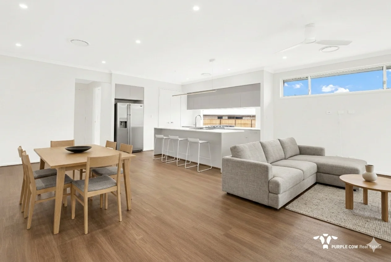 10 Red Ash Crescent, Deebing Heights QLD 4306 photo 4