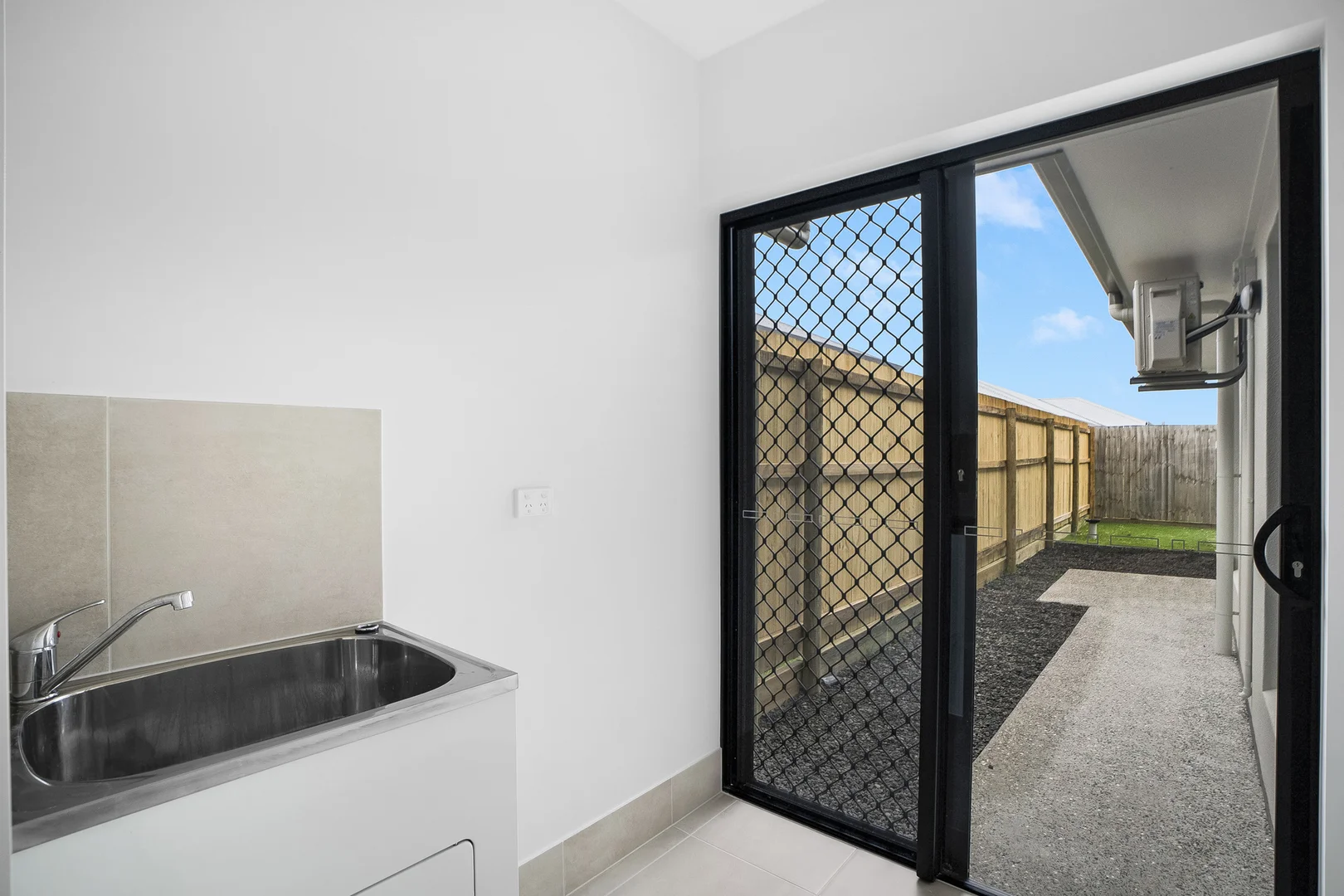 Additional image 19 of 27 Rockingham Parade, Smithfield QLD 4878