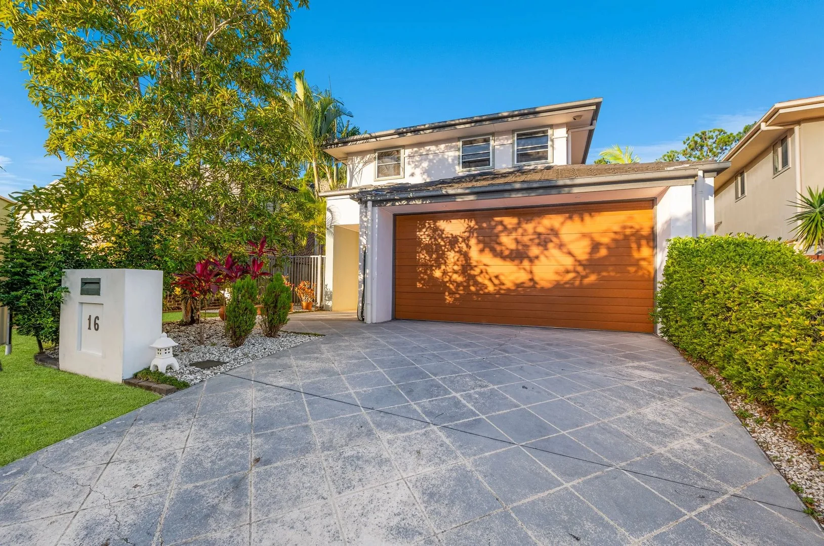 16 Royal Woods Drive, Robina QLD 4226