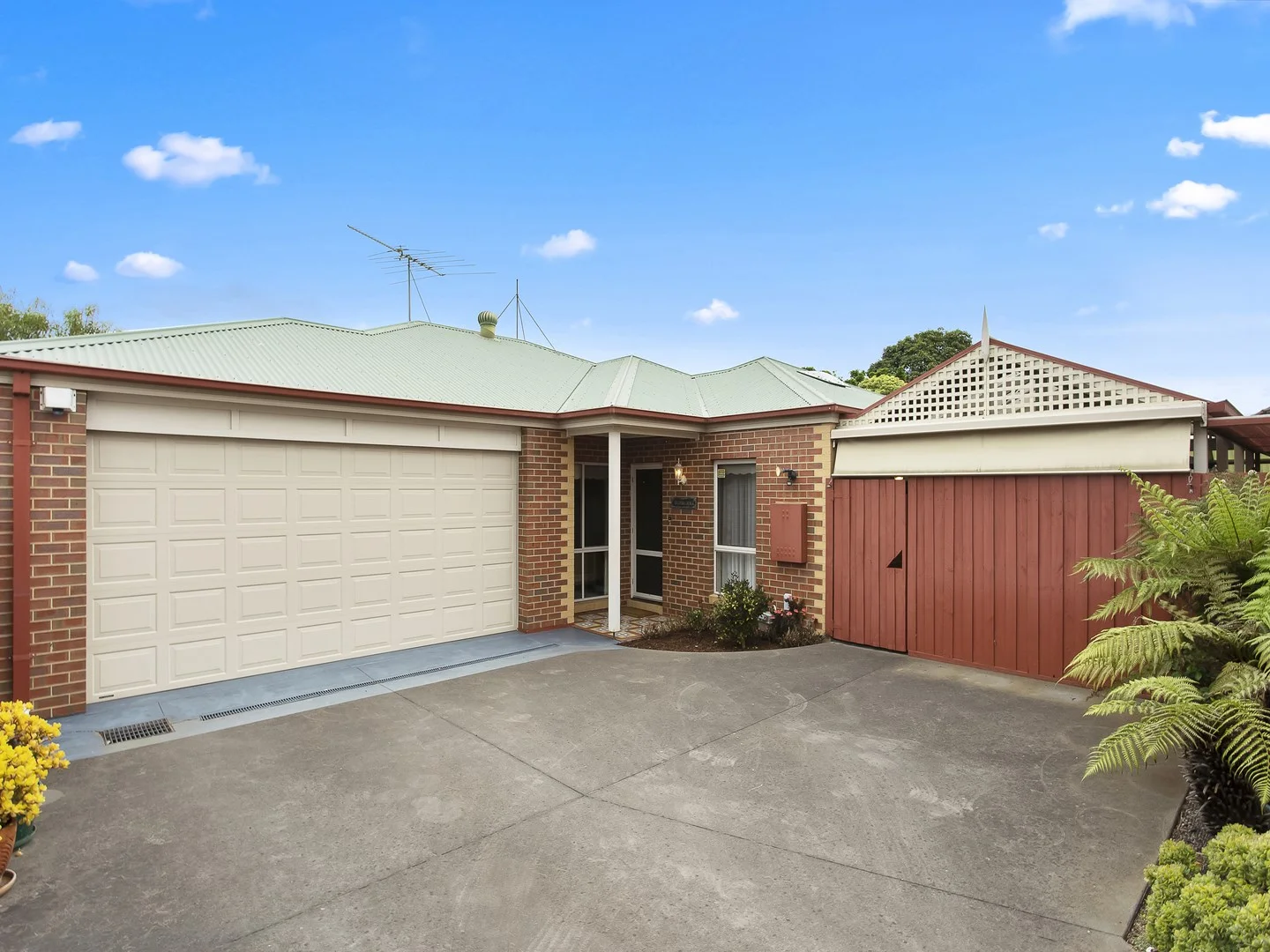 2/11 Lloyd Street, Belmont VIC 3216