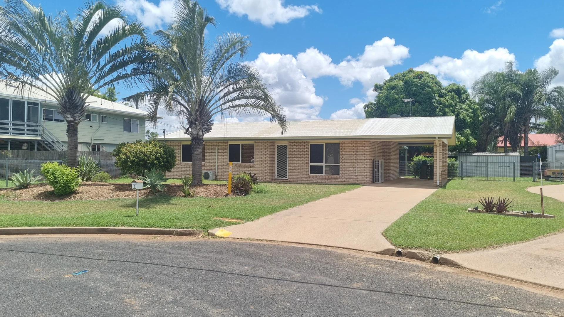 2 Barbara Crt, Emerald QLD 4720
