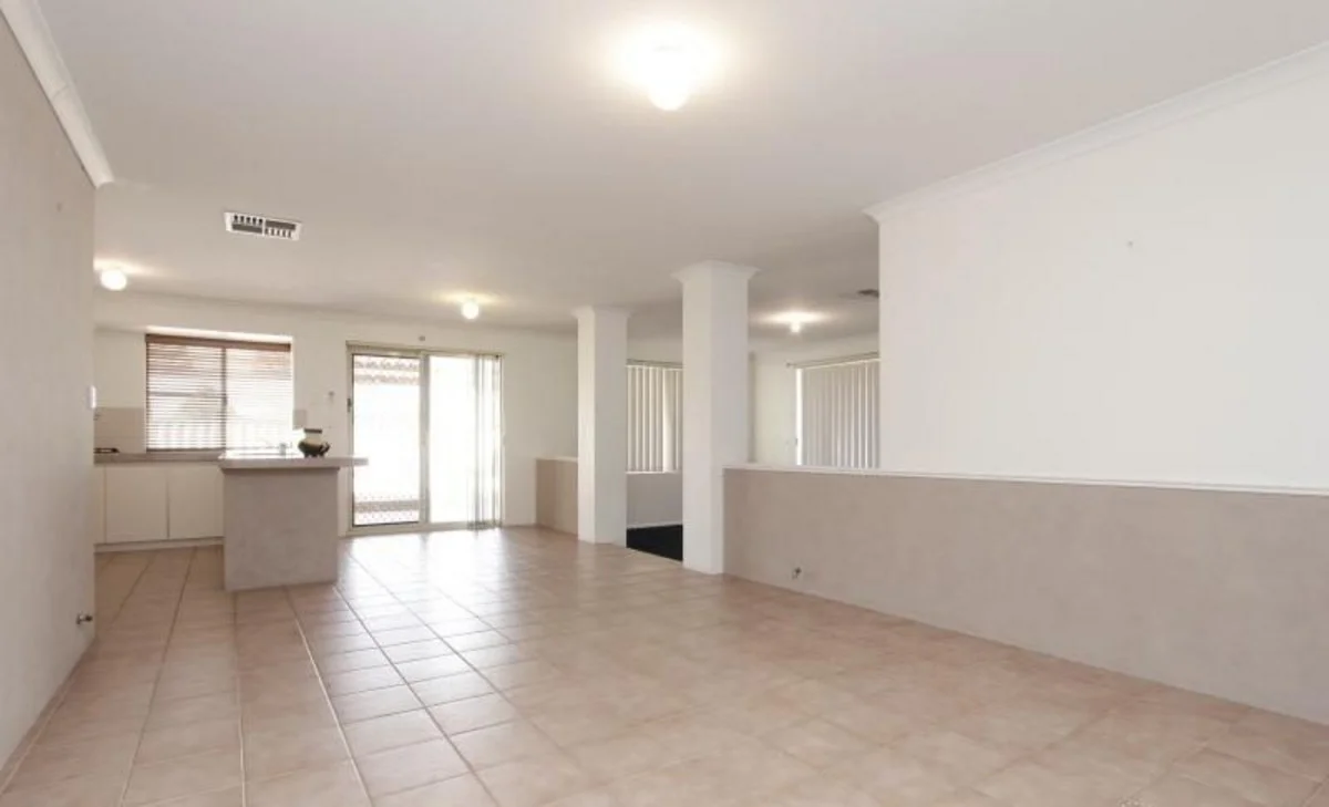 6 Hemming Close, Clarkson WA 6030 photo 5