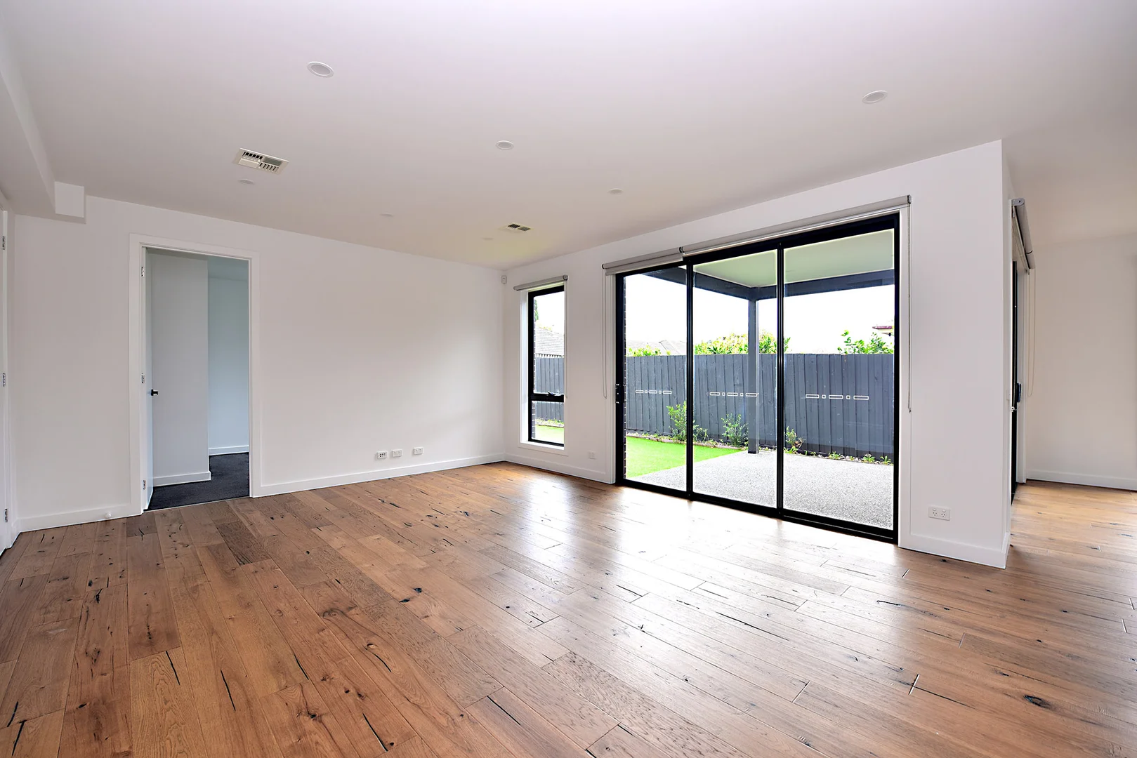 Additional image 3 of 2/207 Warrigal Road, Cheltenham VIC 3192
