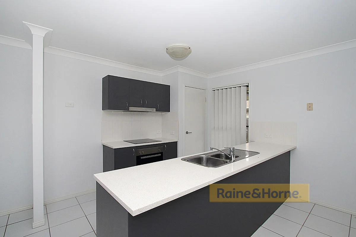 41 Dillon Avenue, Augustine Heights QLD 4300 photo 3