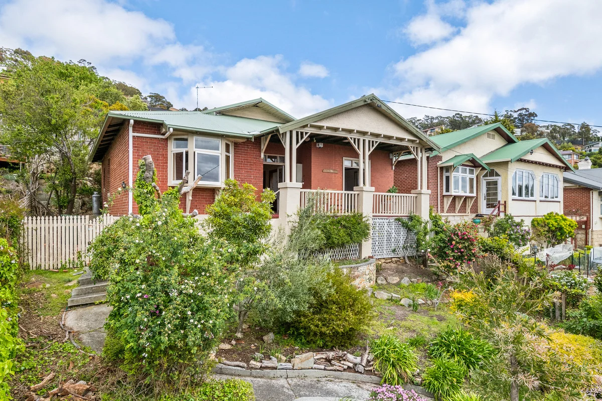 66 Knocklofty Terrace, West Hobart TAS 7000