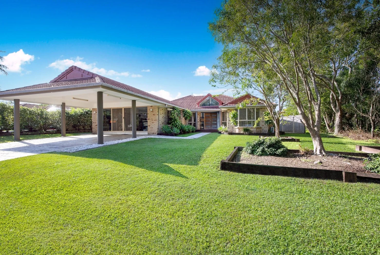 32 Boreen Court, Helensvale QLD 4212