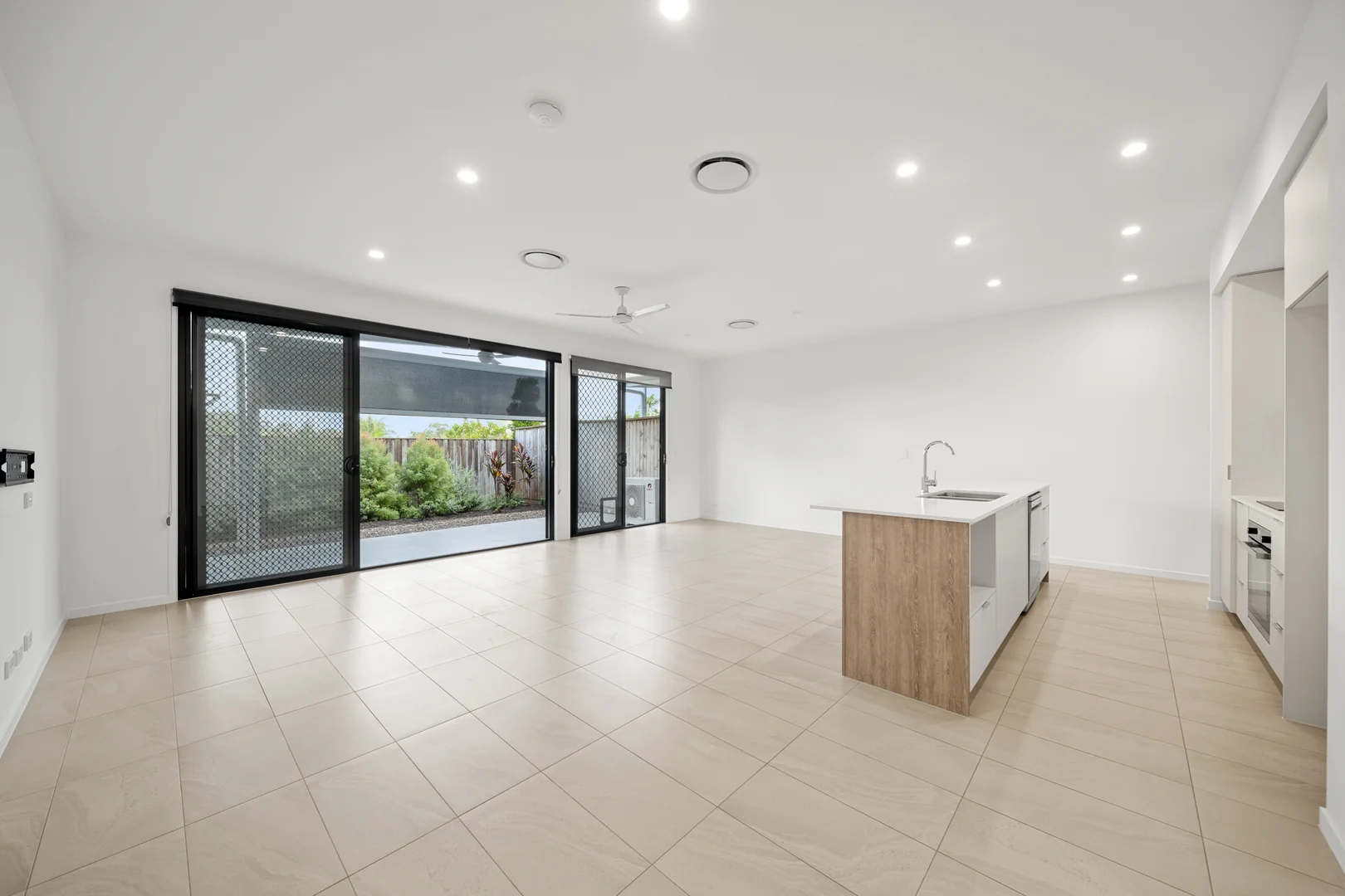 Additional image 2 of 27/2 College Court, Little Mountain QLD 4551