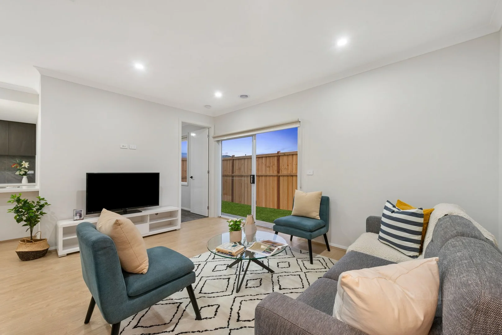 2 Libra Road, Weir Views VIC 3338 photo 5