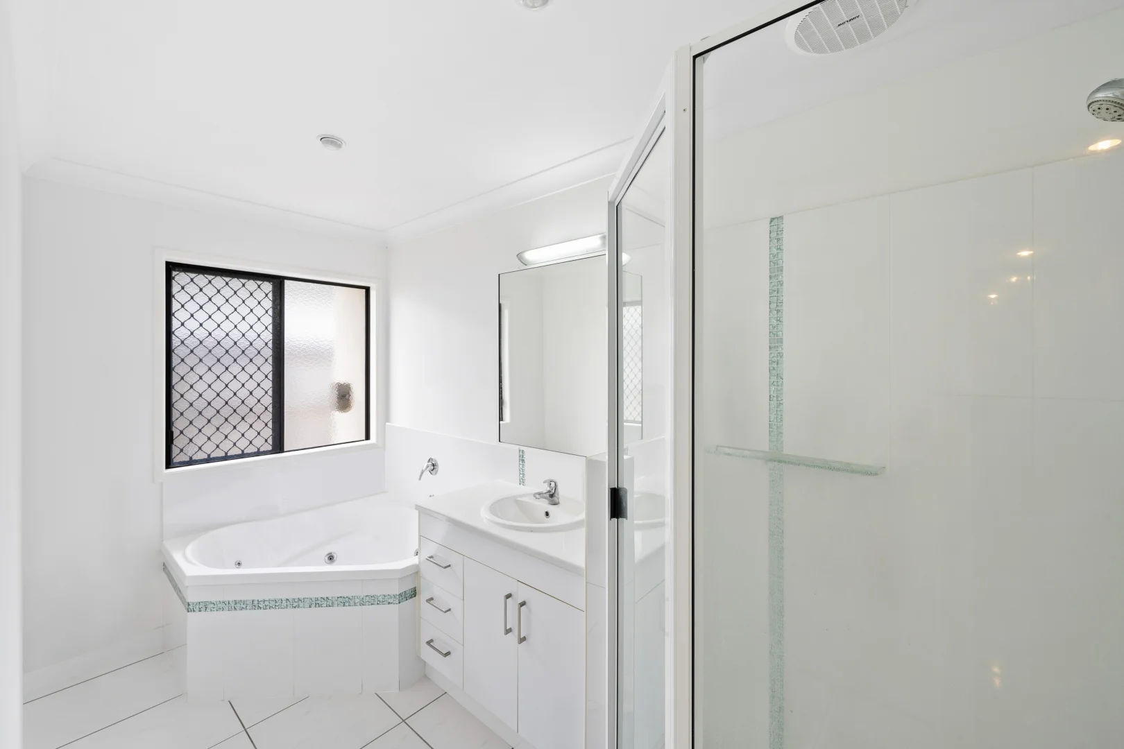 Additional image 7 of 2 Chantilly Court, Glenella QLD 4740