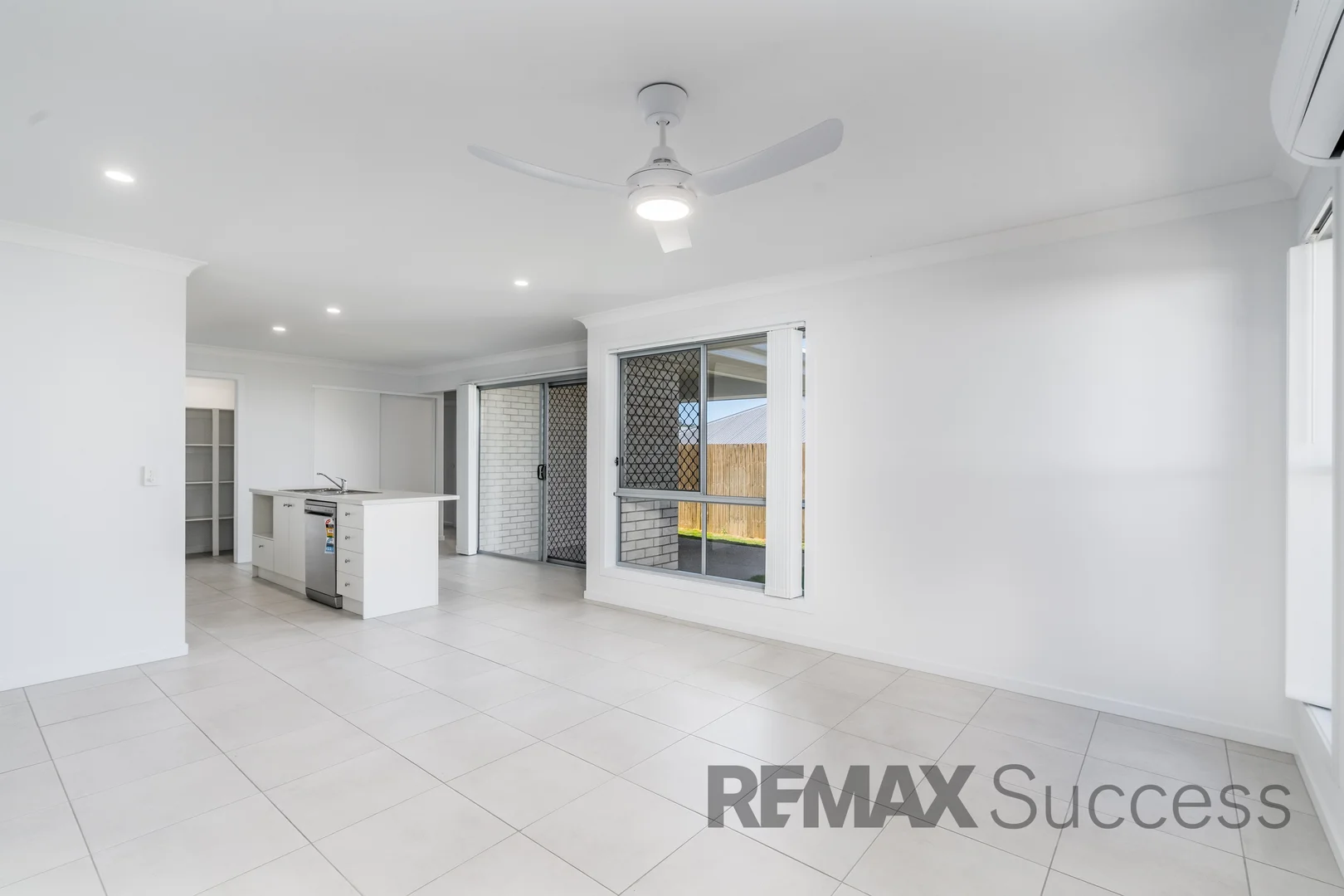 1/4 Oriole CRT, Glenvale QLD 4350 photo 2